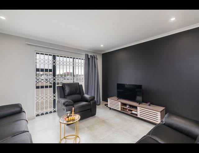 3 BEDROOM APARTMENT TO LET IN PARKLANDS